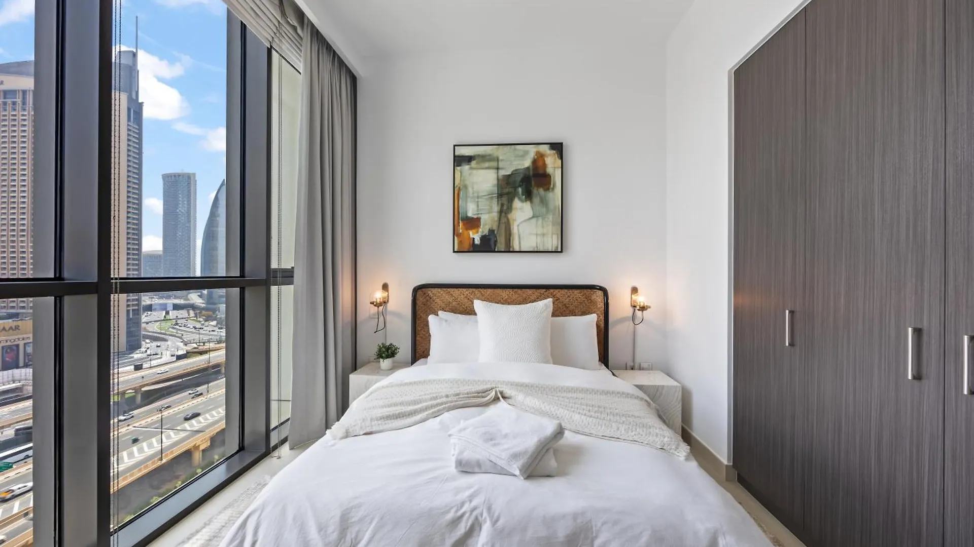 Elite Escape - 3 Bhk Burj View & Dubai Mall Access Apartment