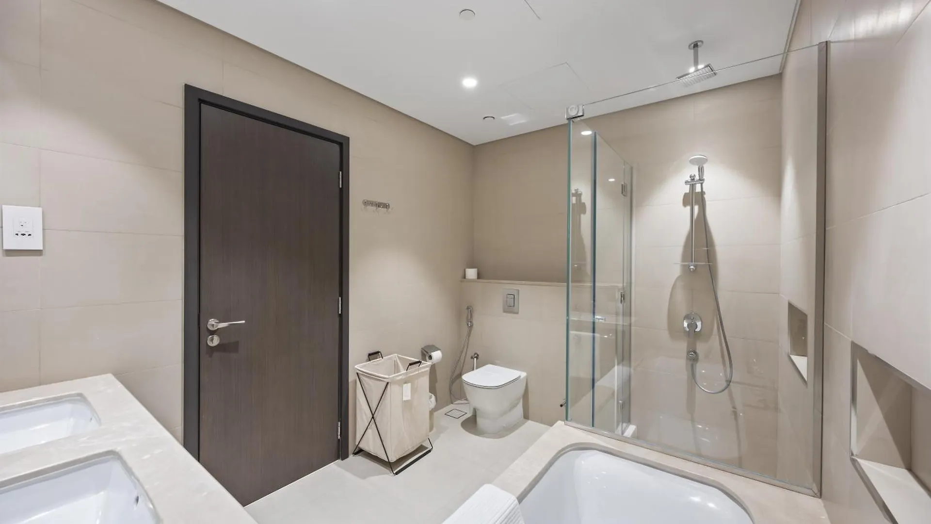Elite Escape - 3 Bhk Burj View & Dubai Mall Access Apartment