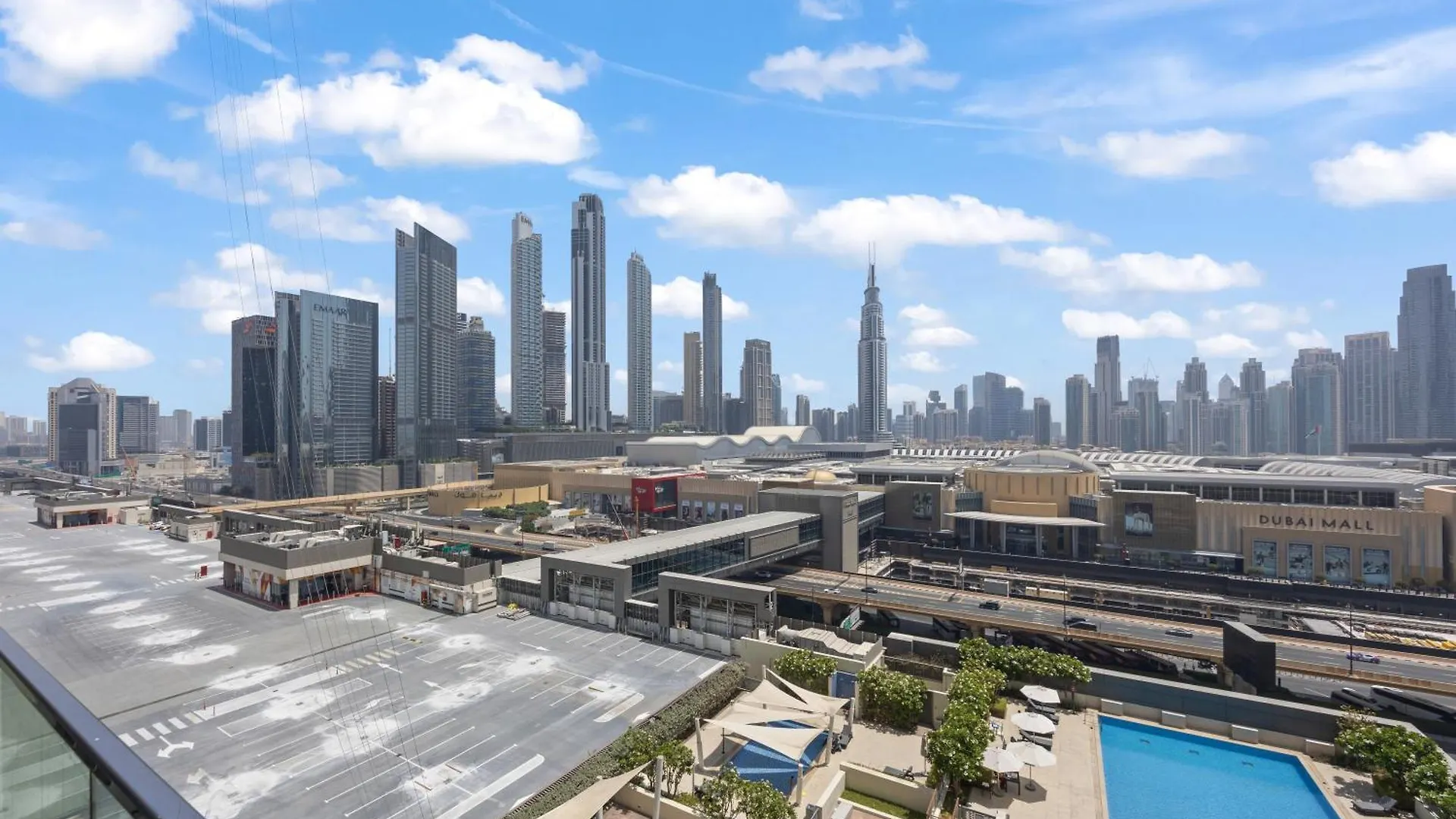 Elite Escape - 3 Bhk Burj View & Dubai Mall Access Apartment