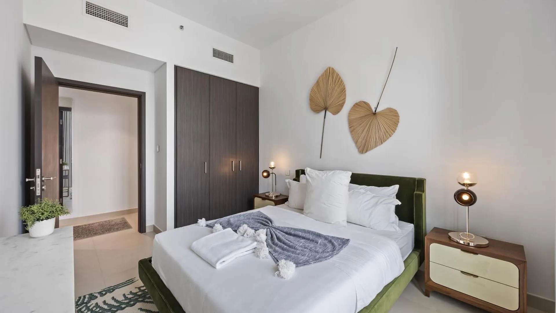 Elite Escape - 3 Bhk Burj View & Dubai Mall Access