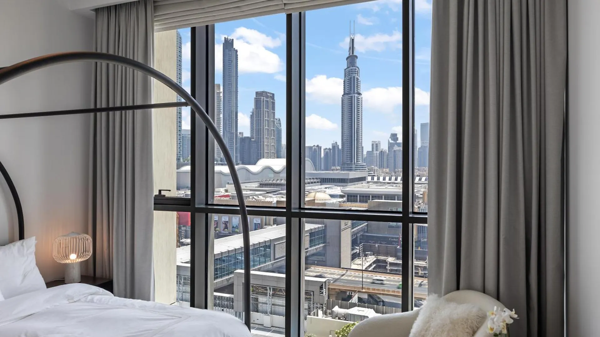 Elite Escape - 3 Bhk Burj View & Dubai Mall Access