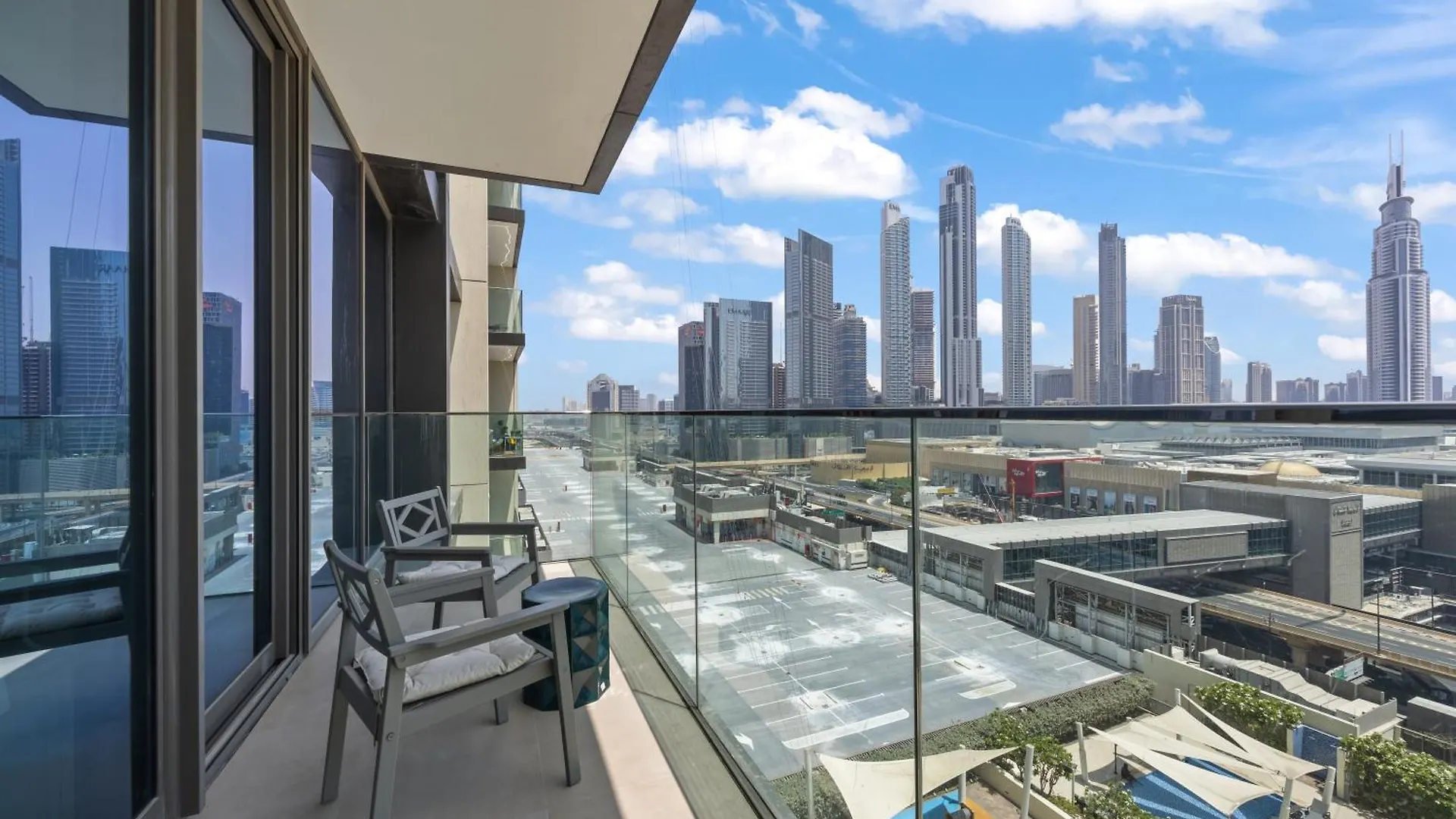 Elite Escape - 3 Bhk Burj View & Dubai Mall Access Apartment
